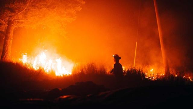 Wildfire smoke blanketing parts of B.C. prompts air quality warning - https://cdn.connectfm.ca/0268C474-A305-460D-92B1-1D32771E633C_Story1300511_1880877.jpg