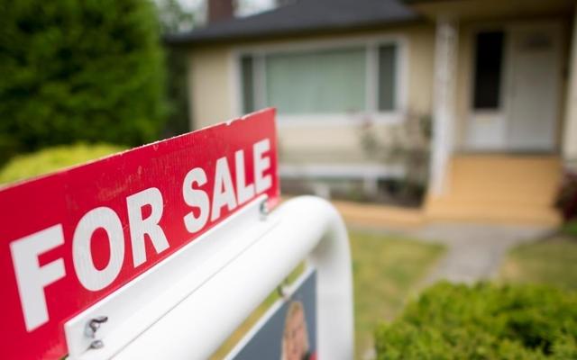CREA says October home sales edged back from record high set in September - https://cdn.connectfm.ca/0589A9D9-8378-41DC-94B4-0D2493C9D209_Story909912_1314784.jpg