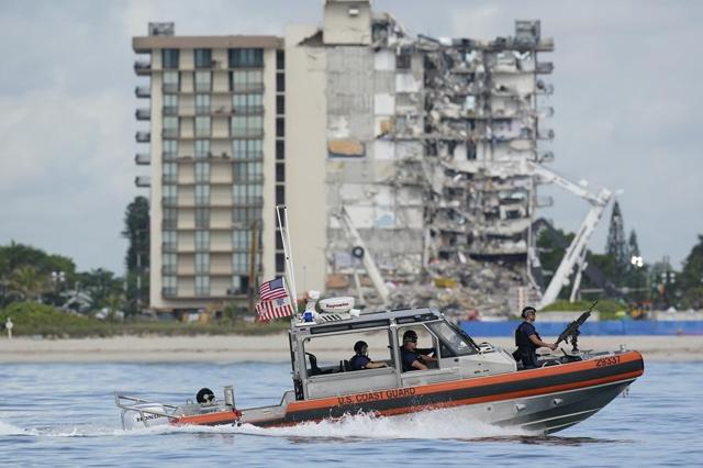 2 more dead found at collapsed Florida condo building : Mayor - https://cdn.connectfm.ca/081291B6-5034-4679-9790-03250D04FF97_Story1281049_1852530.jpg