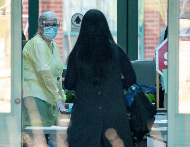 514 new COVID-19 cases and 38 more deaths reported in Ontario - https://cdn.connectfm.ca/0BBD1265-55DA-4BA8-81F8-540540140D99_Story578697_836976.jpg