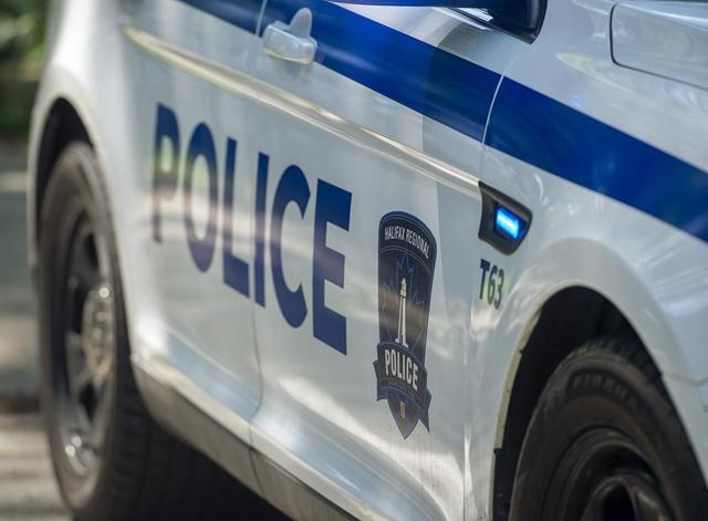 N.S. protest against COVID travel rules blocks highway on boundary with New Brunswick  - https://cdn.connectfm.ca/0E8E10CE-5DFD-4771-9D44-8E912D91B9FF_Story1264563_1829254.jpg