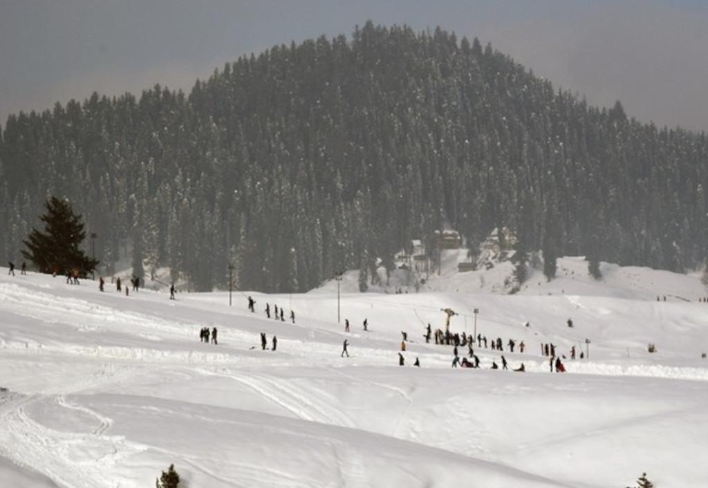 bollywood-big-banners-explore-kashmir-for-upcoming-film-projects