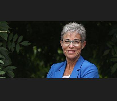 BC imposes 2-year ban on new colleges admitting international students - https://cdn.connectfm.ca/1074AD22-4B26-418D-A5E2-5C3F086D5AD5_Story2762611_3634195.jpg