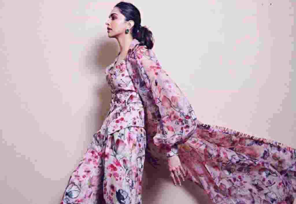 deepika-padukone-features-in-exhibition-at-athens-airport