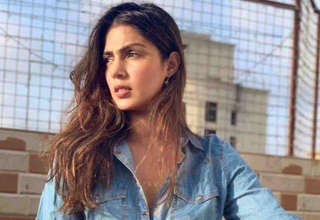 Court rejects Rhea Chakraborty's bail plea; actress sent to 14-day judicial custody - https://cdn.connectfm.ca/18BFB41E-7C0E-4BB2-B710-ABA951463C5D_Story797330_1154569.jpg