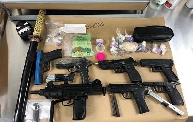 Police in Surrey seize imitation firearms and pre-packaged Fentanyl  - https://cdn.connectfm.ca/18DC3A7A-9AB7-43C0-8206-611B7259A4E2_Story1242453_1799053.jpg