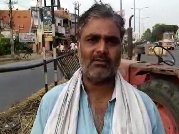 Lorry driver on sanitisation mission against COVID-19 - https://cdn.connectfm.ca/1B8CC248-6792-4B07-B6FB-4BAD69E33895_Story594645_860137.jpg