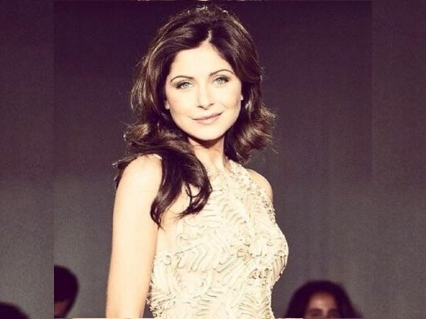 india-fir-against-singer-kanika-kapoor-for-partying-despite-infected-with-coronavirus