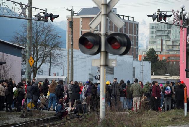 Throne speech overshadowed by pipeline protests - https://cdn.connectfm.ca/245837F4-1B83-4630-8AE8-476E57B0B276_Story473602_685585.jpg