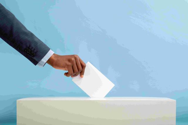 N.W.T. postpones elections over wildfires; will go to polls on Nov. 14 - https://cdn.connectfm.ca/265BD955-F549-462B-981A-AF99DF50E00B_Story2548184_3392938.jpg