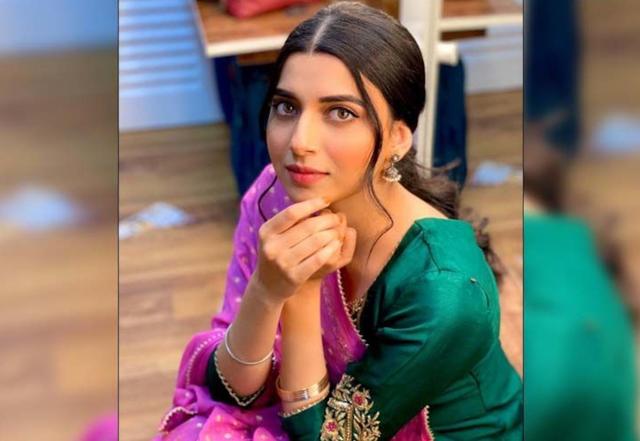 Traditionally yours... Nimrat Khaira  - https://cdn.connectfm.ca/2A9CFB35-6F94-4E22-9D6D-3246F1A48A7B_Story1009449_1462366.jpg