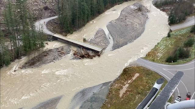 Over 640,000 livestock dead due to flooding in B.C. - https://cdn.connectfm.ca/2E16B01C-CAA5-4EF3-B197-75C60E24ED56_Story1545452_2230777.jpg