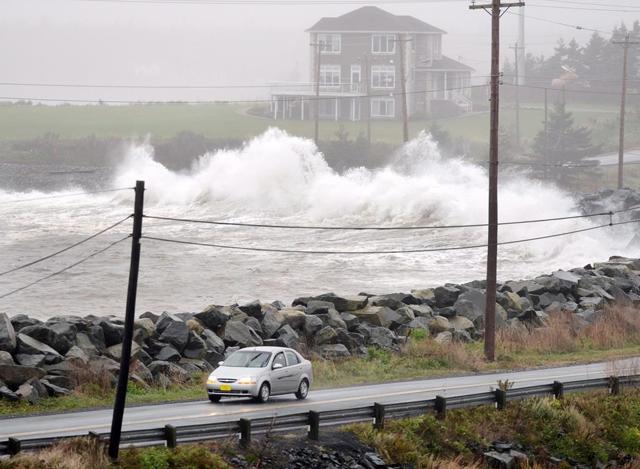 Weather warnings about hurricane 'Teddy' remain in effect for almost all of Atlantic Canada - https://cdn.connectfm.ca/32FFE61F-B26F-4B81-8228-3BEAD8CAFBC1_Story819910_1184755.jpg
