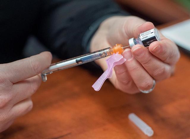 About 15,000 COVID-19 shots booked on Day 1 in B.C., more than half in Fraser Health - https://cdn.connectfm.ca/34772B70-59C9-43AB-BD85-6CC92C21CC55_Story1085570_1573615.jpg