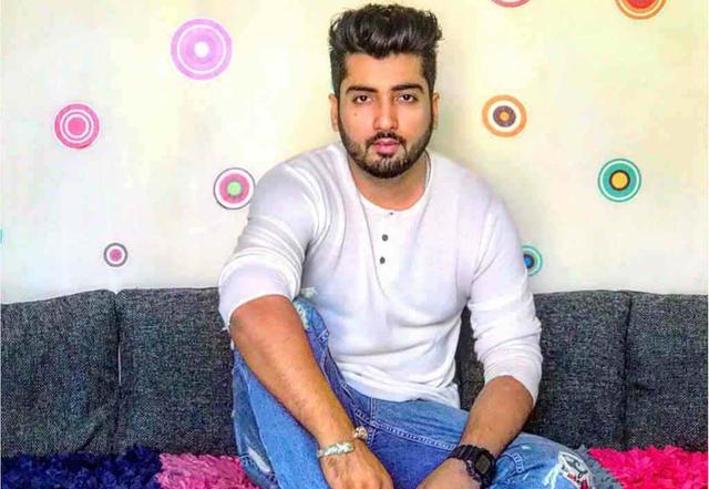 After Kulwinder Billa, now Jaani tests positive for Covid-19 - https://cdn.connectfm.ca/34E5C70E-2821-4B9F-830F-35561F90ECF5_Story764020_1105654.jpg