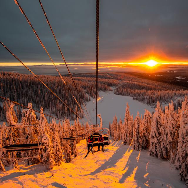 Three BC ski resorts putting in vaccine mandate to be eligible to work - https://cdn.connectfm.ca/35F30ECF-ED34-453F-90F3-11ACF59D367C_Story1453214_2100446.jpg
