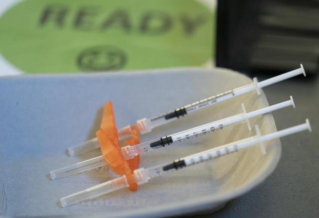 Modelling shows COVID-19 cases stabilizing in B.C., but children now most at risk - https://cdn.connectfm.ca/3653B3E9-6457-460F-9433-E999FEA94FA9_Story1443350_2086040.jpg