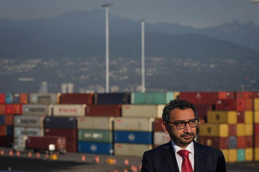 vancouver-port-authority-suspends-rolling-truck-age-program-for-at-least-nine-months