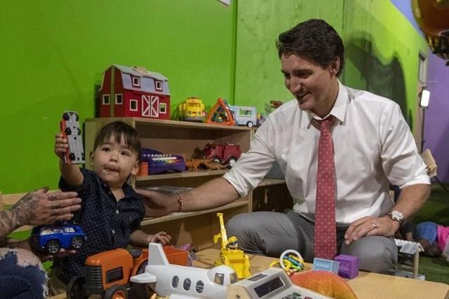 Trudeaus announce separation after 18 years of marriage - https://cdn.connectfm.ca/3DED69DB-0ED9-4165-B21A-A9CC1BD3922C_Story2515802_3356365.jpg