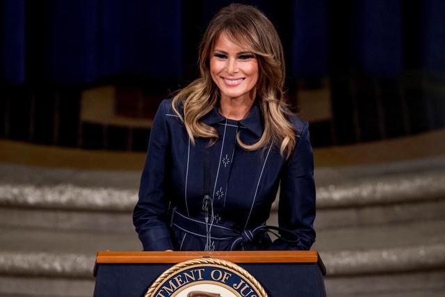 Melania Trump talks to Sophie Gregoire Trudeau, wishing good health and quick recovery from COVID-19 - https://cdn.connectfm.ca/3F0B86E4-8103-4DDC-89D2-1D49BEC8B73C_Story557359_805192.jpg