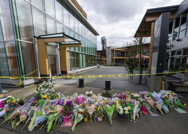 Police expected to update investigation into stabbings at library in North Vancouver - https://cdn.connectfm.ca/402A8F0C-B1F1-46E4-B3D6-E214EEE593FC_Story1119463_1622894.jpg