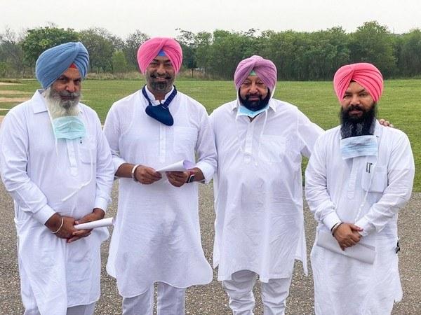 Punjab CM inducts Sukhpal Khaira, 2 rebel AAP MLAs in Congress before Delhi visit - https://cdn.connectfm.ca/4081E2BC-6449-49F7-9534-161EFC74F033_Story1230196_1780803.jpg