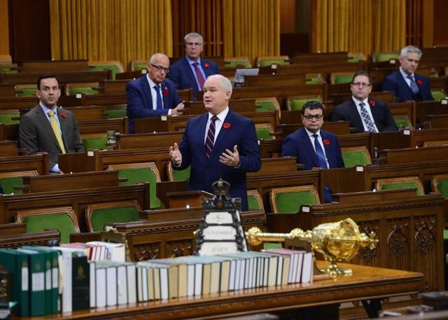 Conservatives criticizing the Trudeau government after Britain gives approval to emergency use of Pfizer's COVID-19 vaccine - https://cdn.connectfm.ca/4121A9F9-36AC-4F44-86DE-9F9C348AD027_Story934200_1350238.jpg