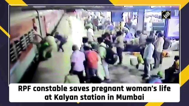 RPF constable saves pregnant woman's life at Kalyan station in Mumbai - https://cdn.connectfm.ca/4382BD01-3830-481E-B313-B88A1C8C627E_Story1465921_2119308.jpg