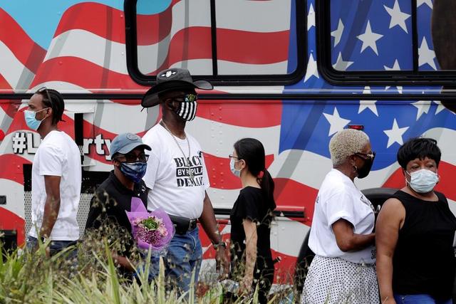 Bail kept at one million dollars for Minneapolis police officer charged in death of George Floyd - https://cdn.connectfm.ca/46B5DA9E-C4AF-4BC9-B2E5-1B0EF489F000_Story655096_950071.jpg