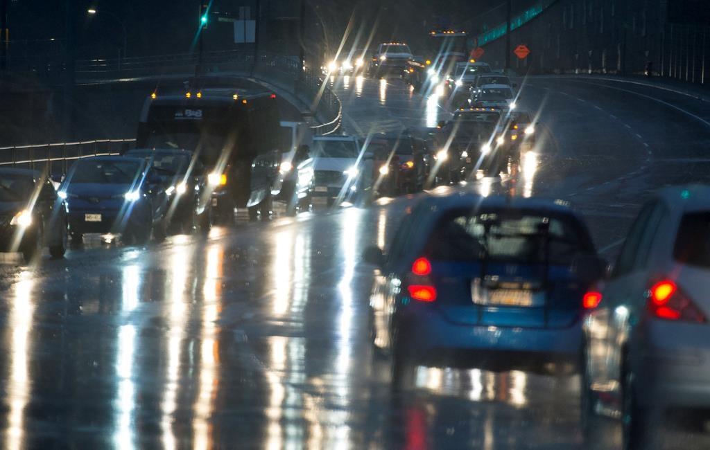 vancouver-council-approves-plan-that-could-set-fees-to-drive-into-the-downtown-core