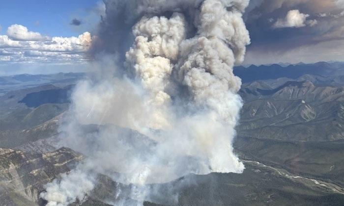 highway-97-reopened-after-nearby-wildfire-forced-closure-near-fort-nelson-b-c