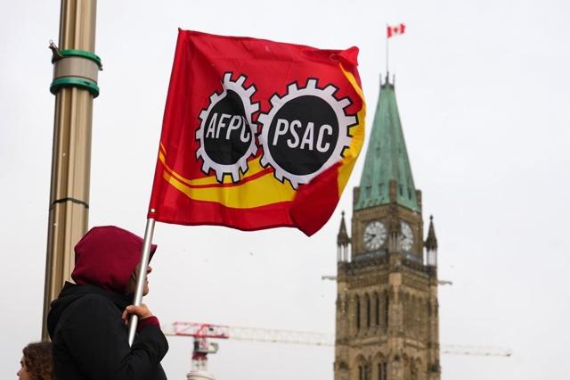 PSAC says tentative agreement reached with Treasury Board for 120,000 workers - https://cdn.connectfm.ca/4B3FBA03-2DB5-4A69-BFA9-504645B27301_Story2318601_3214587.jpg