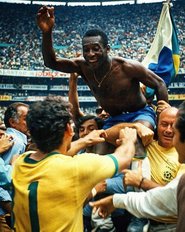 Pele, Brazil's mighty king of `beautiful game,' has died - https://cdn.connectfm.ca/4BA75E42-B767-4DAA-9FD4-B9D8DDB5B720_Story2144250_3025049.jpg
