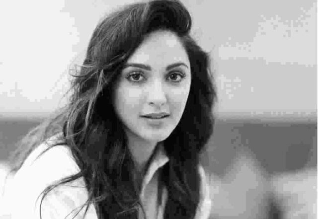 Hrithik Roshan is in love with Kiara! - https://cdn.connectfm.ca/529244CE-051D-4C08-BE12-CDEF4C2310C8_Story945112_1366138.jpg