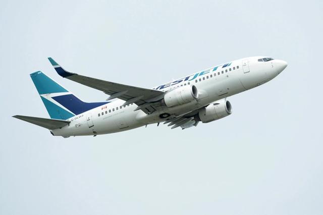 Transport Canada issues first fines to air passengers who refused to wear masks - https://cdn.connectfm.ca/53921430-0D19-4F7D-921D-A791E29FC445_Story793411_1147121.jpg