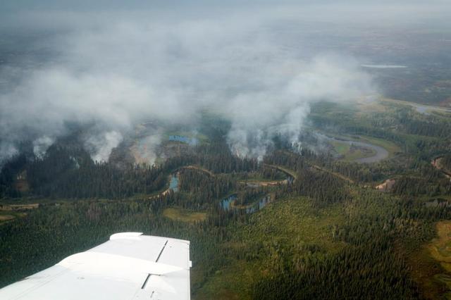 Reception centre for Yellowknife evacuees opens in Edmonton - https://cdn.connectfm.ca/54A74AE9-354E-457B-AF36-80B135BB227E_Story2534992_3377946.jpg
