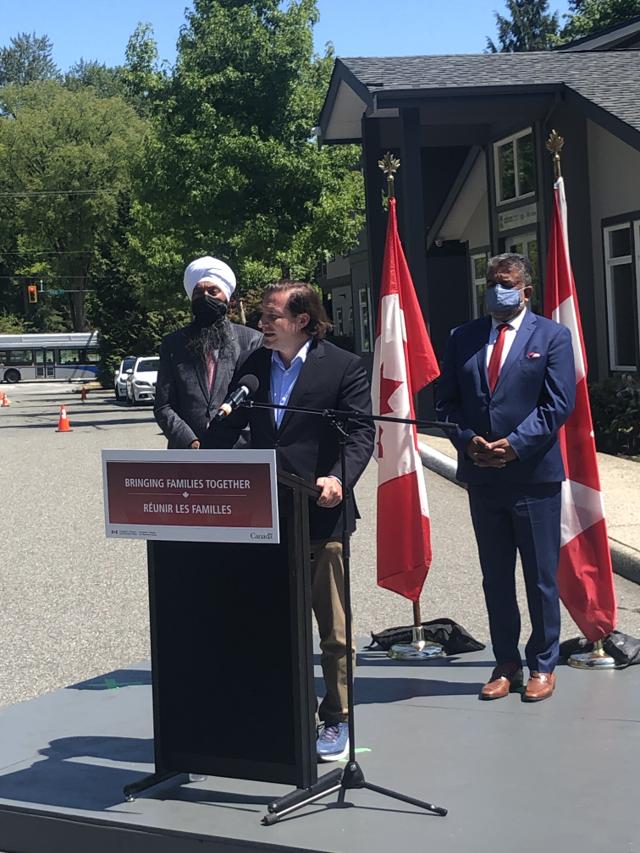 IRCC to accept a record number of applications for the 2021 Parents and Grandparents Program - https://cdn.connectfm.ca/550720B2-90FD-442C-A7DB-9AD5207C5128_Story1310563_1895145.jpg