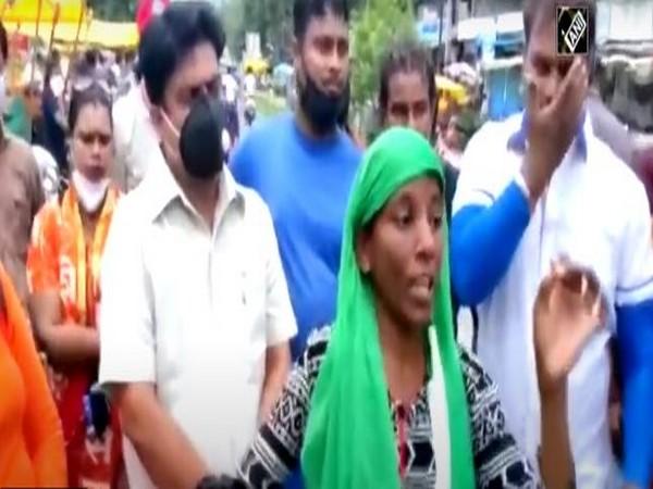 vegetable-vendor-in-indore-expresses-her-agony-on-civic-body-in-english