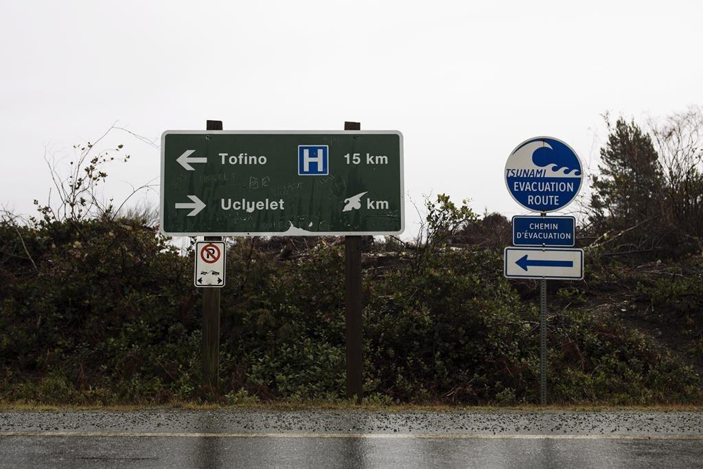 water-taxi-with-six-on-board-hits-rocks-near-tofino-b-c-four-suffer-injuries