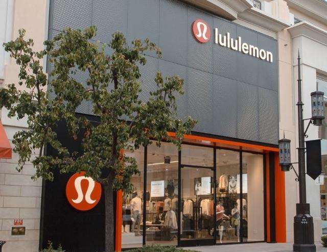 Vancouver based Lululemon promises 2600 new jobs over 5 years - https://cdn.connectfm.ca/59EF53E8-2F5D-4577-BDA6-CC3546971F5B_Story2355929_3256301.JPG