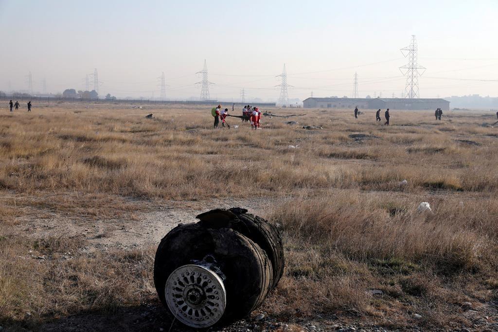 garneau-asks-iran-to-explain-to-un-aviation-council-where-black-boxes-are