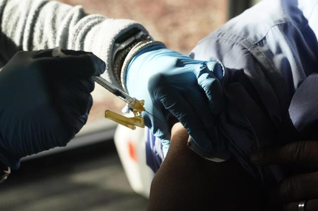 Flu, COVID-19 immunization campaign kicks off in BC - https://cdn.connectfm.ca/5F94FEA3-C51D-4BBE-9819-BDC16B7BDB9B_Story2606389_3458262.jpg