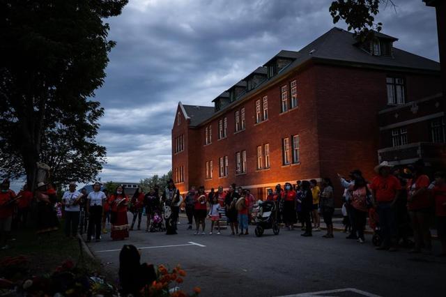 First Nation releases report on unmarked graves at Kamloops residential school - https://cdn.connectfm.ca/6D11E9A3-6329-4B9F-978D-42597F6FF5A9_Story1302461_1883380.jpg