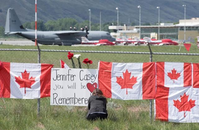 Snowbird jets grounded after crash, take off from airport in Kamloops, B.C. - https://cdn.connectfm.ca/71025D50-8486-4EFB-A1EE-87EE1168ECA7_Story787943_1140018.jpg