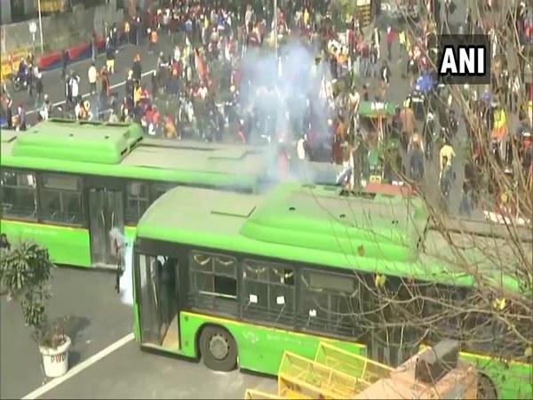 Additional security forces to be deployed in Delhi to maintain law and order situation - https://cdn.connectfm.ca/732C428B-3880-463A-8446-F6DFD58ED876_Story1017189_1474830.jpg