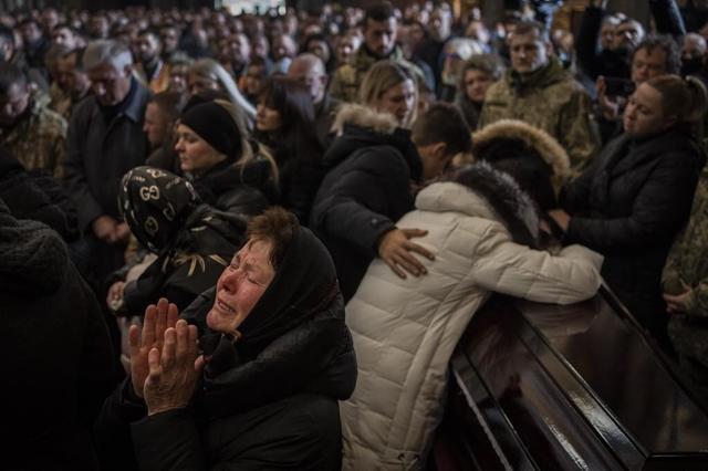 Canada begins accepting applications for Ukrainians seeking temporary refuge from war - https://cdn.connectfm.ca/73315882-E01C-4A5C-8F94-4FFA757DA95C_Story1715419_2472771.jpg