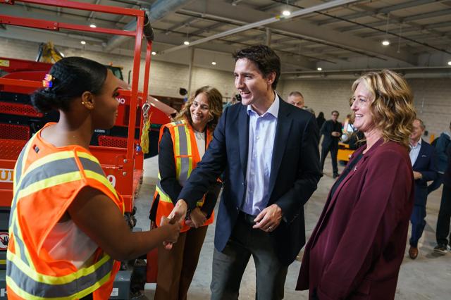 Trudeau to visit Indonesia, Singapore and India next week to seek trade deals - https://cdn.connectfm.ca/77D50BC0-252F-4173-831F-B56483BE612B_Story2549670_3394563.jpg