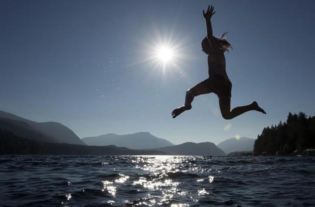 Heat wave dubbed 'dangerous,' 'historic,' bakes much of Western Canada - https://cdn.connectfm.ca/78D10D69-FEF3-49B0-B157-EE0CD992C118_Story1272654_1840878.jpg
