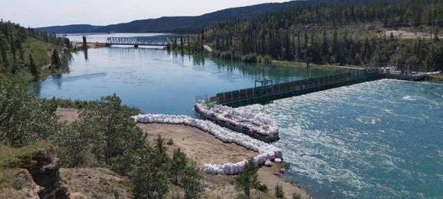 Flood waters remain very high in Yukon - https://cdn.connectfm.ca/83B7F0EC-791E-4FD6-B686-8453B5D0FEAE_Story1308491_1892490.jpg