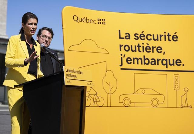 Quebec's Transport Minister apologized for not wearing a seat belt - https://cdn.connectfm.ca/83B8FA8F-21D2-434C-B6B0-65F6E39C1538_Story2549671_3394619.jpg